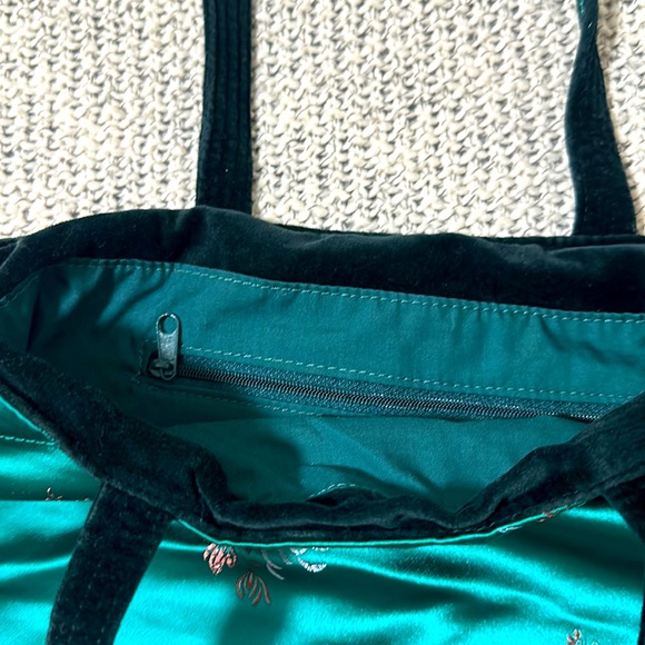 Y2K Asian inspired velvet green tote bag - Picture 4 of 7